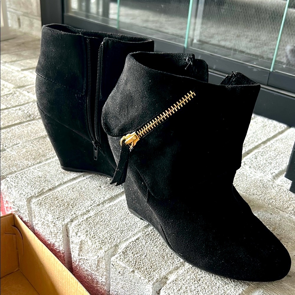 Sleek Black and Gold Ankle Booties with Wedge Heel